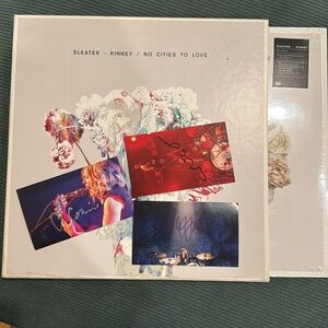 Sleater Kinney limited ed 1st press white double vinyl No Cities to Love + cards